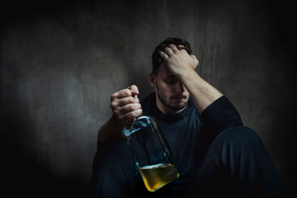Абстинентный синдром при алкоголизме. Что это такое